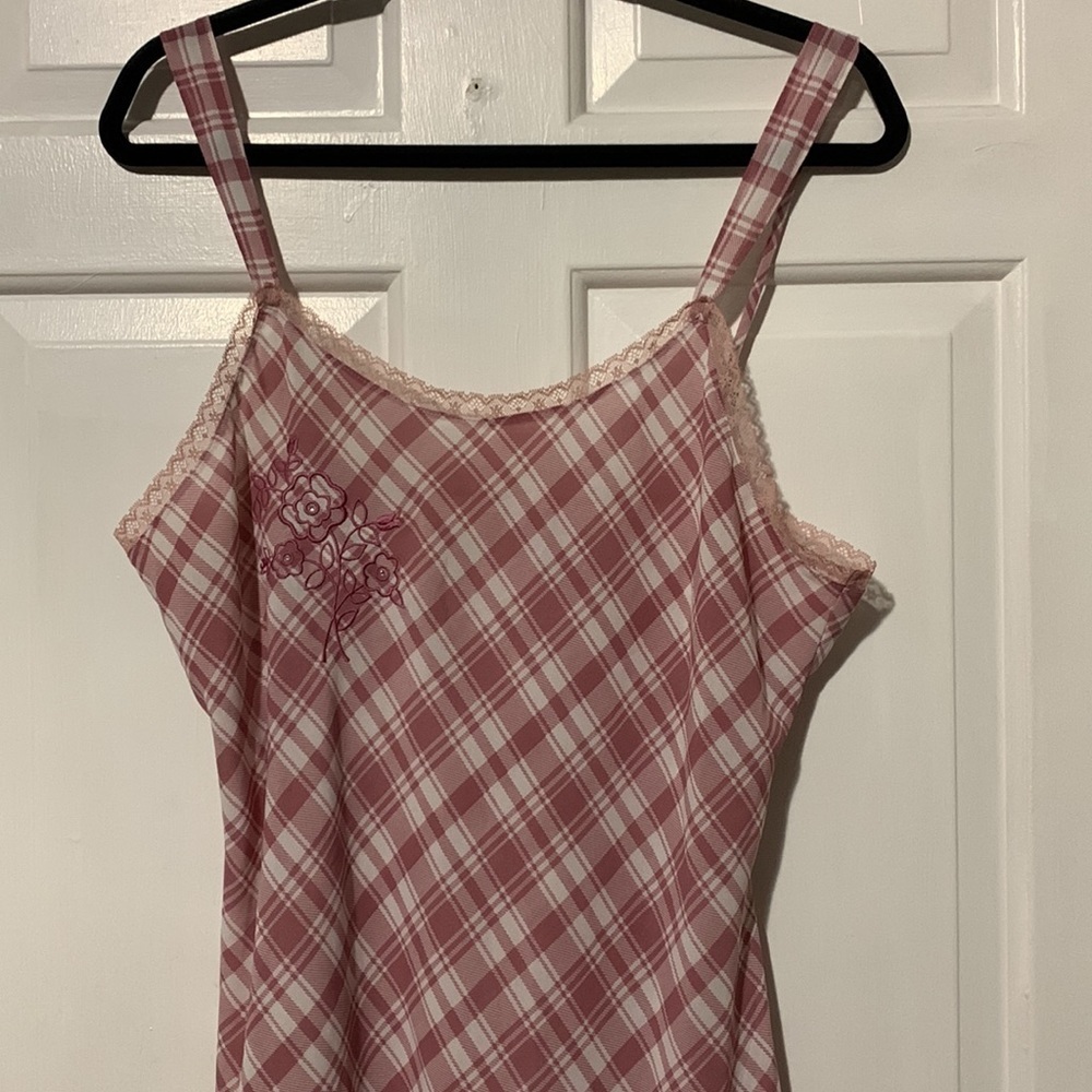 Rose and white plaid slip with lace trim - Picture 2 of 9